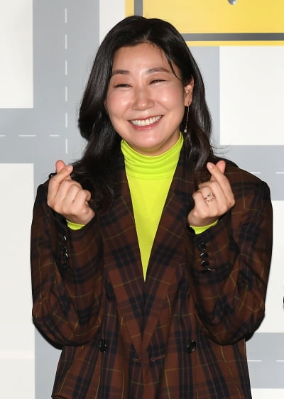 [TEN 포토] 라미란 '바쁘다 바뻐'