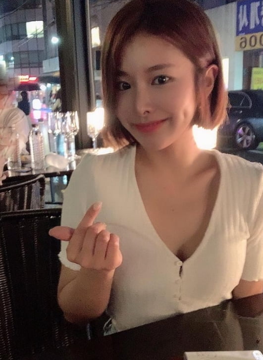 '돌싱글즈' 김은영, 이정도 글래머라고?…가슴골 살짝 드러내며[TEN★]