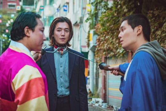 [종합] 공개 연인도 질투할 박성웅♥정경호 브로맨스…'매운 손' 굿판 대결('대무가')