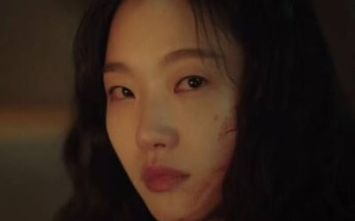 [종합] 김고은이 범인? 김미숙 살해 당했다…피투성이 모습 '경악' ('작은아씨들')