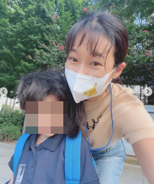 현영, '학비만 6억' 국제학교 등교 시키느라 바쁘다 바빠[TEN★]