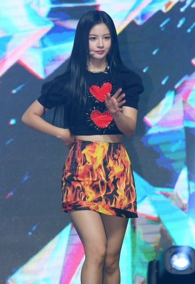 [TEN 포토] 엔믹스 설윤 '춤추는 인형'