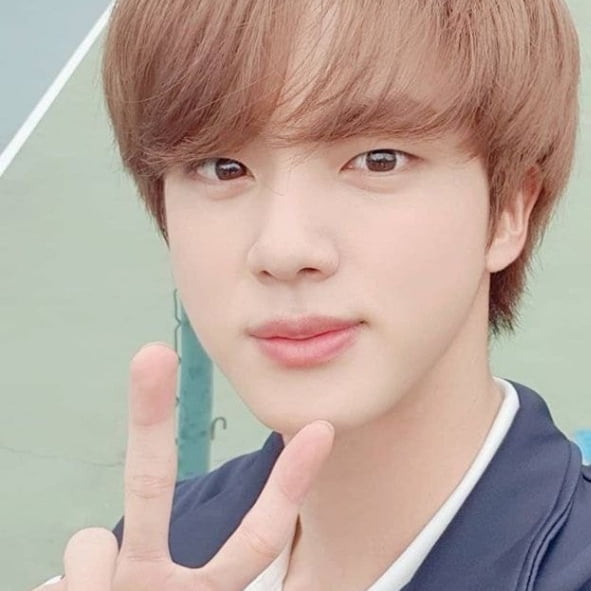 방탄소년단 진, '만능 스포츠맨' 면모... 유명 매체에 집중 조명  