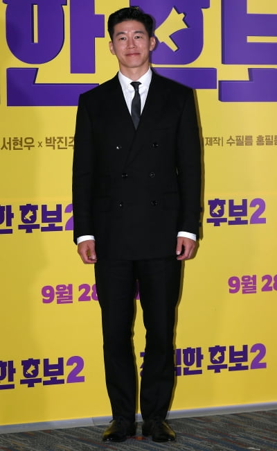[TEN 포토] 김무열 '완벽한 수트핏'