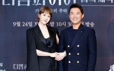 [종합] '50살' 김선아, 귀족 검사로 3년만 복귀…"20년 지기 안재욱과 부부로 호흡" ('디 엠파이어')