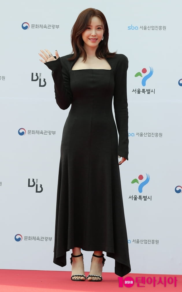 [TEN 포토] 전효성 '눈부신 인사'