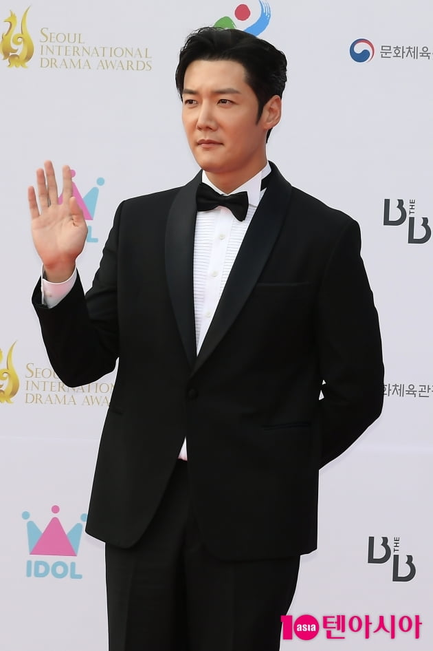[TEN 포토] 최진혁 '남다른 카리스마'