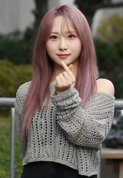 [TEN 포토] 로켓펀치 쥬리 '예쁨 가득한 하트'
