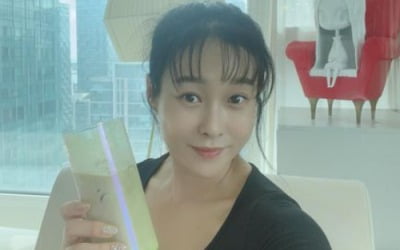 현영, '학비만 6억' 국제 학교맘 다운 고급스런 아침[TEN★]