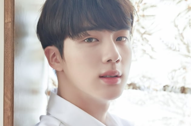 '어린왕자' 방탄소년단 진, 미국항공우주국(NASA)의 마음도 사로잡은 'Moon'