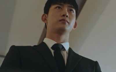 [종합] 옥택연, 인질 정은지 구하다 칼에 찔렸다 '패닉'('블라인드')