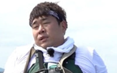 문세윤, 이상 증세 호소…무릎까지 꿇었다 ('1박2일')
