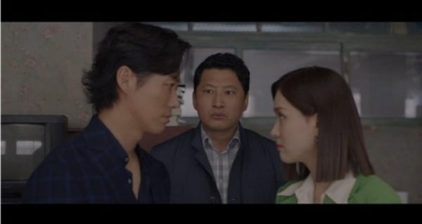 [종합] 남궁민, '갑질 주민' 차량에 리어카 던져 박살…김지은에 변호 미션 ('천원짜리 변호사')