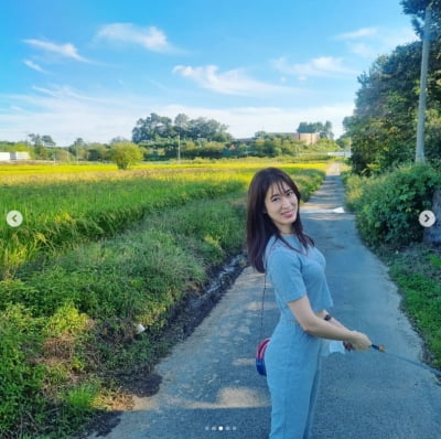 '주진모♥' 민혜연, 나들이에서 크롭티 입고 섹시하게..."사진 찍기 진짜 힘든 옷"[TEN★]