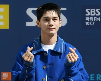[TEN 포토] 옹성우 '치명적인 하트'