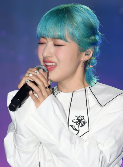 [TEN 포토] 아도라 '아름다운 감성 발라드'