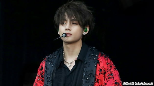 방탄소년단 뷔 솔로곡 '싱귤래리티' 스포티파이 2억 3500만 돌파...'가장 귀한 보석'