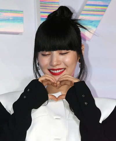 [TEN 포토] 나나 '심쿵 하트'