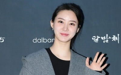 [종합] 23살에 결혼했던 한그루, '9세 연상' 사업가 남편과 이혼