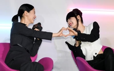 [종합] '전신 타투' 논란도 이겨낸 나나♥전여빈의 워맨스, 츤데레 언니들의 '글리치'