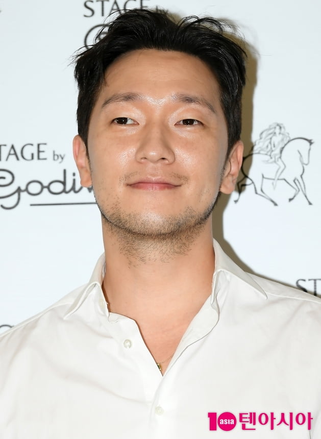 [TEN 포토] 손석구 '저장을 부르는 멋짐'