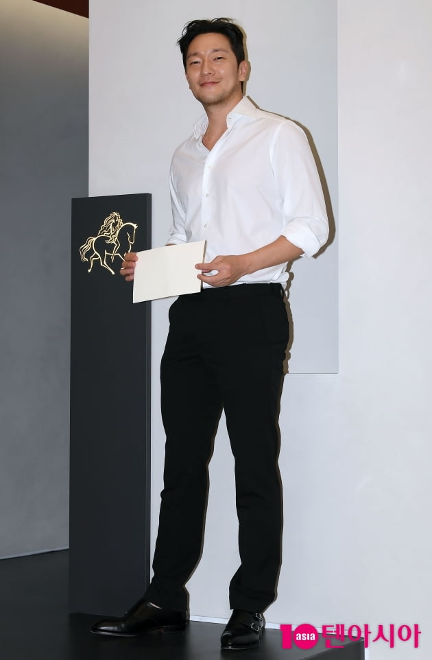 [TEN 포토] 손석구 '오늘도 멋짐'