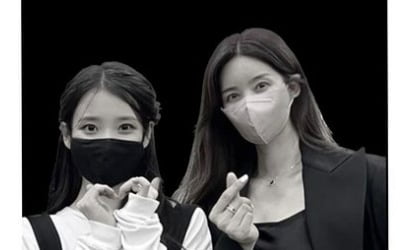 '한재석♥' 박솔미, 아이유 만났네? 아이크 들고 찐팬 모먼트 "합성 같은 성능"[TEN★]
