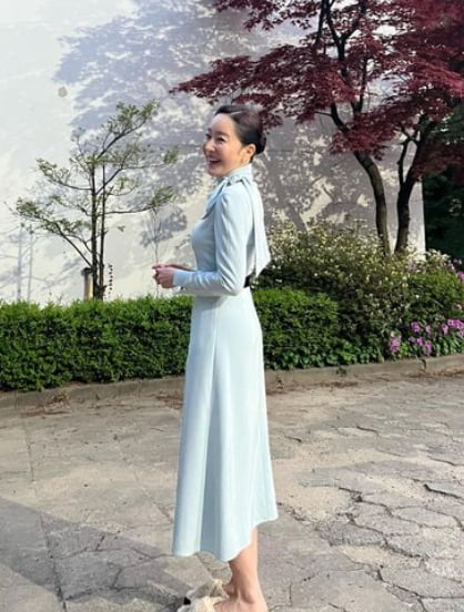 '이병헌♥' 이민정, 절친 엄지원 미모 부러운가봐…"이렇게 이쁘면~"[TEN★]