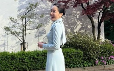'이병헌♥' 이민정, 절친 엄지원 미모 부러운가봐…"이렇게 이쁘면~"[TEN★]