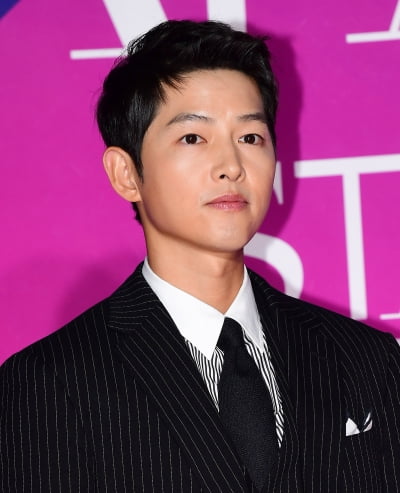 [TEN 포토] 송중기 '짙은 잘생김'