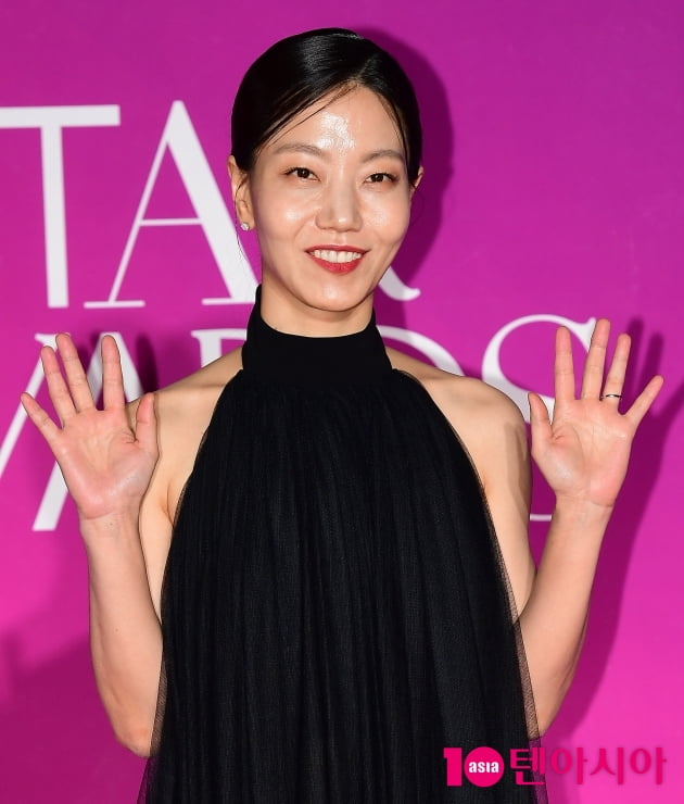 [TEN 포토] 김신록 '해맑은 인사'