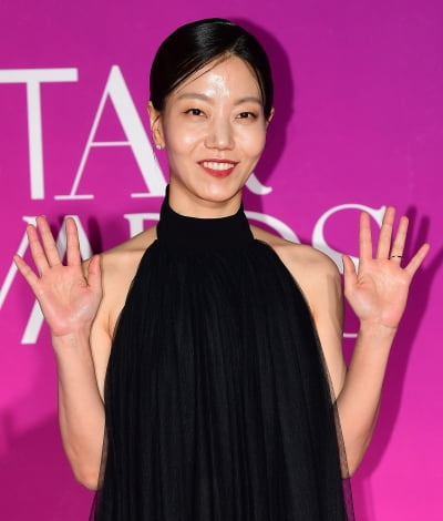 [TEN 포토] 김신록 '해맑은 인사'