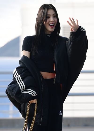 [TEN 포토] 한소희 '팬들에게 반가운 인사'