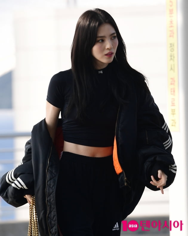 [TEN 포토] 한소희 '한줌 허리'