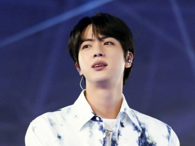방탄소년단 진, '가장 많이 언급된 아티스트' 솔로 1위 '소셜킹'