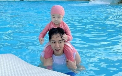 "존재의 이유2"…'이다은♥' 윤남기, 신혼여행에서도 딸과 껌딱지[TEN★]