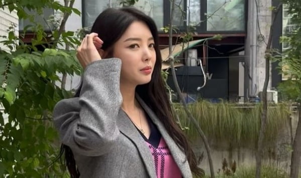 '167cm·47kg' 엄현경, 옷태가 남다른데…"아직도 세상 어색한 극I"[TEN★]