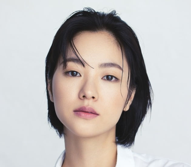 전여빈, 부산국제영화제 MC 소감 "빛나는 영화·영화인들 모이는 곳으로 초대"