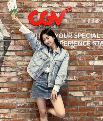'돌싱글즈' 배수진, 노마스크로 영화관 등장[TEN★]