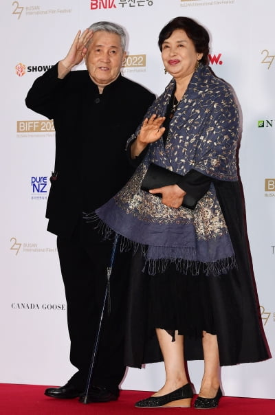 [TEN 포토] 임권택-채령 부부 '부산국제영화제 왔어요'(27th BIFF)