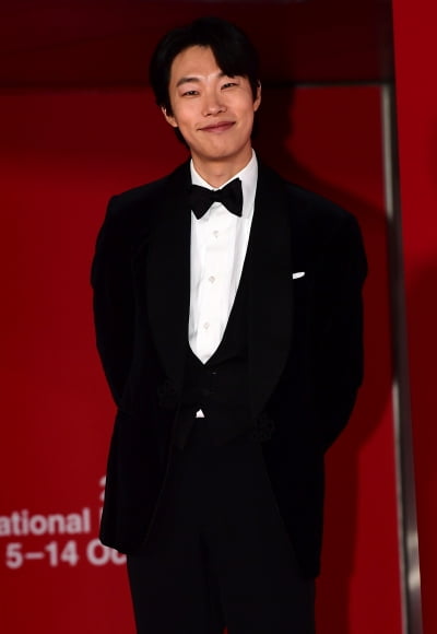 [TEN 포토] 류준열 '너무 흐믓해'(27th BIFF)
