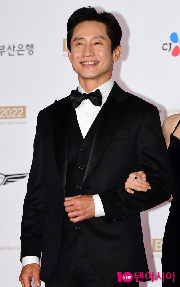[TEN 포토] 신하균 '보타이 메고 멋스럽게'(27th BIFF)