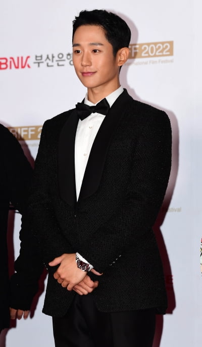 [TEN 포토] 정해인 '잘생김이 넘쳐흘러'(27th BIFF)