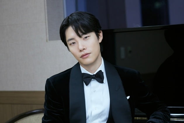 류준열, 매끄러운 진행+센스…BIFF 개막식 서막 "좋은 추억 만들어 주는 곳"