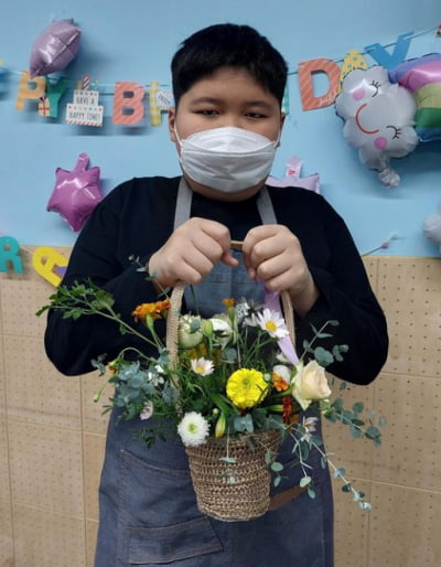 '오윤아 아들' 민이, 홀쭉해진 근황…살이 쭉쭉 빠져[TEN★]