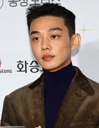 [TEN 포토] 유아인 '짙은 잘생김'
