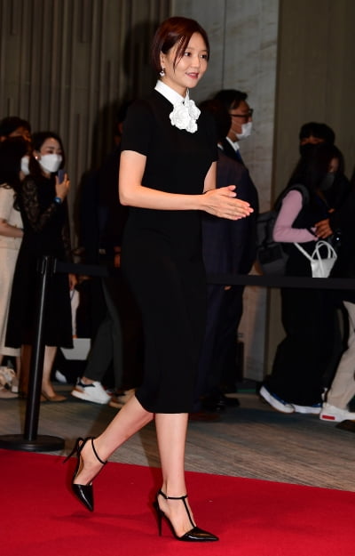 [TEN 포토] 이솜 '우아한 발걸음'