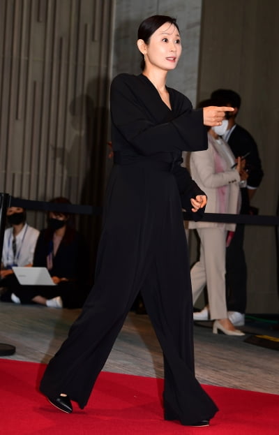[TEN 포토] 김선영 '시크한 블랙'