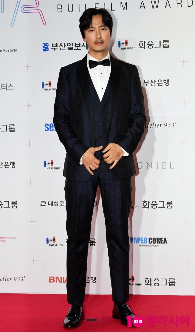 [TEN 포토] 김남길 '완벽한 슈트핏'
