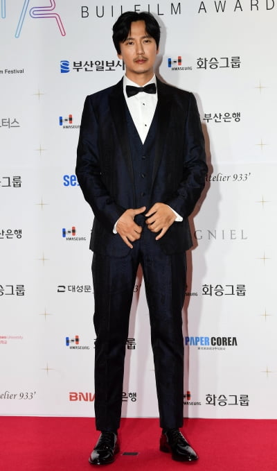 [TEN 포토] 김남길 '완벽한 슈트핏'